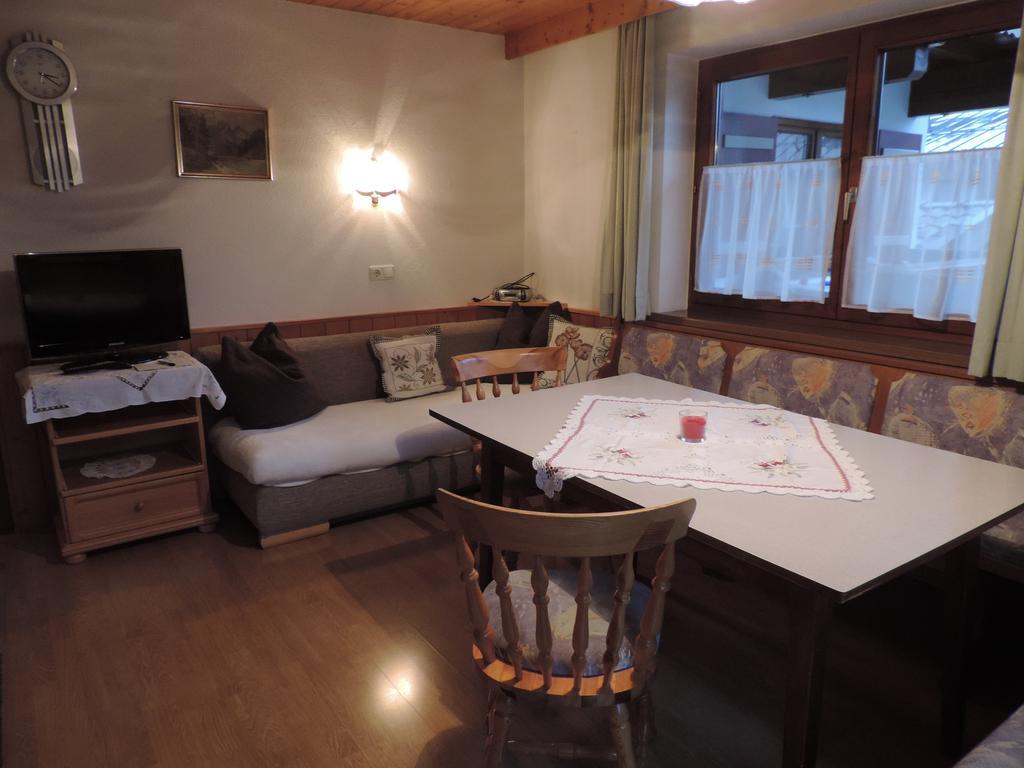 Ferienwohnung Johann Niedermoser Fieberbrunn Rum bild