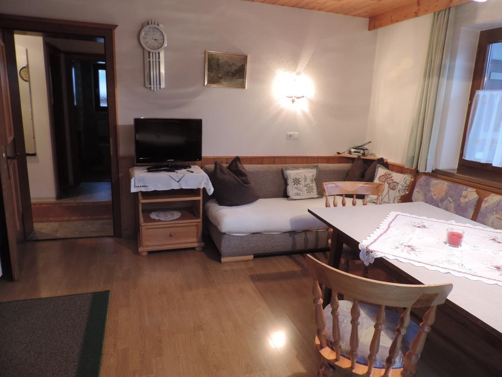 Ferienwohnung Johann Niedermoser Fieberbrunn Rum bild